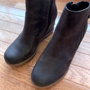 SOREL brand ankle zip waterproof booties
